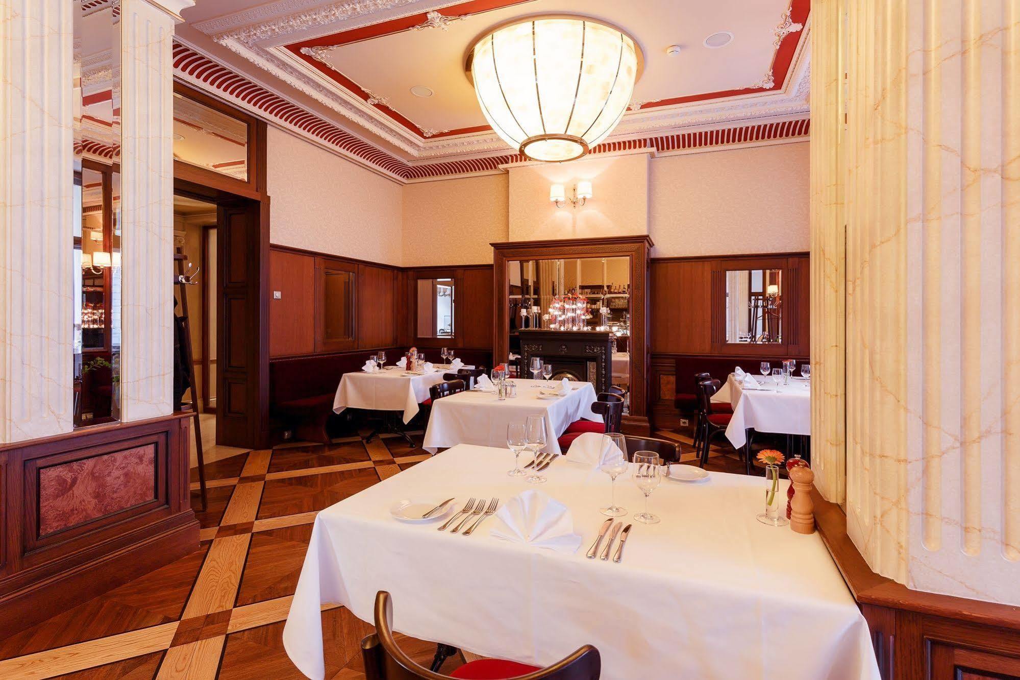 Quisisana Palace 카를로비바리 외부 사진