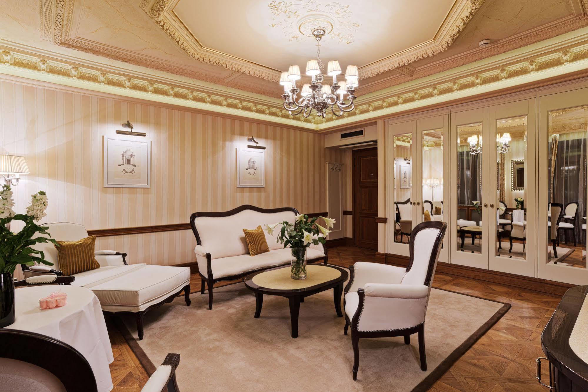 Quisisana Palace 카를로비바리 외부 사진